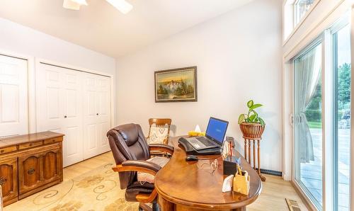 409 33Rd Avenue S, Erickson, BC - Indoor Photo Showing Office