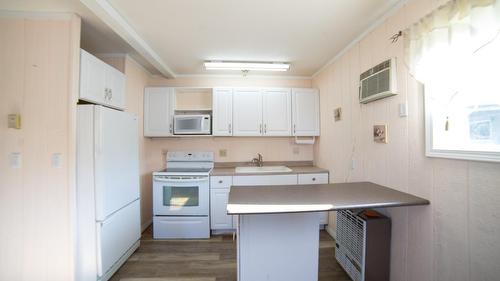 409 33Rd Avenue S, Erickson, BC - Indoor Photo Showing Kitchen