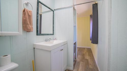 409 33Rd Avenue S, Erickson, BC - Indoor Photo Showing Bathroom