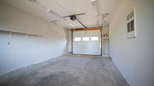 409 33Rd Avenue S, Erickson, BC - Indoor Photo Showing Garage