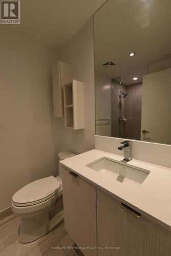 1410 - 99 Broadway Avenue, Toronto, ON - Indoor Photo Showing Bathroom