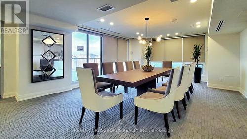 #808 -9088 Yonge St, Richmond Hill, ON - Indoor Photo Showing Dining Room