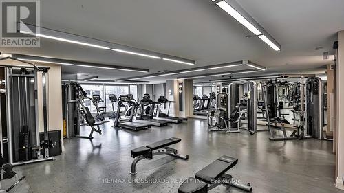 #808 -9088 Yonge St, Richmond Hill, ON - Indoor Photo Showing Gym Room