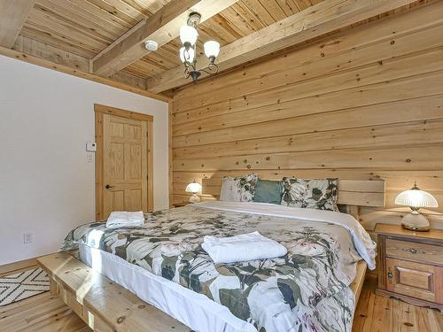 Chambre Ã Â coucher - 58 Ch. Du Lac-Thurson, Wentworth-Nord, QC - Indoor Photo Showing Bedroom