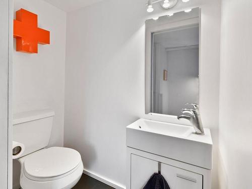 Salle d'eau - 180 Rue St-André, Longueuil (Le Vieux-Longueuil), QC - Indoor Photo Showing Bathroom