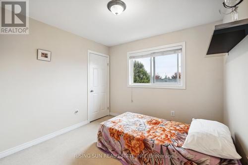 #1 -5727 Kalar Rd, Niagara Falls, ON - Indoor Photo Showing Bedroom