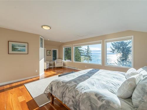 2608 Seaside Dr, Sooke, BC - Indoor Photo Showing Bedroom
