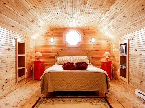 Chambre Ã Â coucher - 3180 Ch. De La Montagne, Les Îles-De-La-Madeleine, QC - Indoor Photo Showing Bedroom