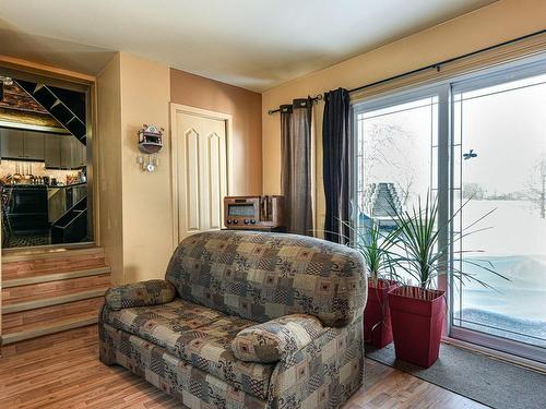 Salle familiale - 1088 Rue Principale, Saint-Michel, QC - Indoor Photo Showing Living Room