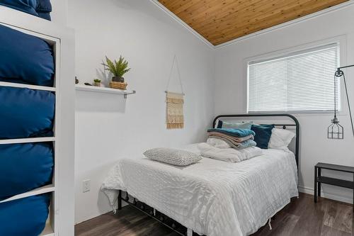 25 Erie Heights Line, Lowbanks, ON - Indoor Photo Showing Bedroom