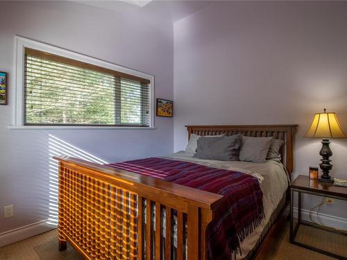 4246 Armadale Rd, Pender Island, BC - Indoor Photo Showing Bedroom