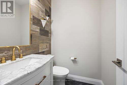 1080 Applewood Lane, South Frontenac, ON - Indoor Photo Showing Bathroom