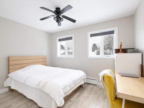 Chambre Ã  coucher principale - 1499 Rue Antoine-Dalmas, Laval (Sainte-Dorothée), QC - Indoor Photo Showing Bedroom