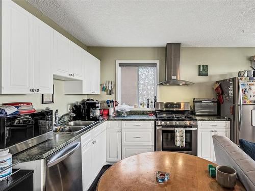 3370 Haida Dr, Colwood, BC - Indoor Photo Showing Kitchen With Double Sink