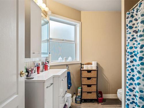 3370 Haida Dr, Colwood, BC - Indoor Photo Showing Laundry Room