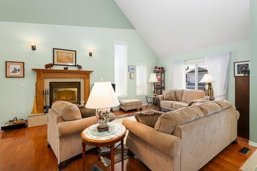 304 Dugan Street, Creston, BC - Indoor Photo Showing Living Room With Fireplace