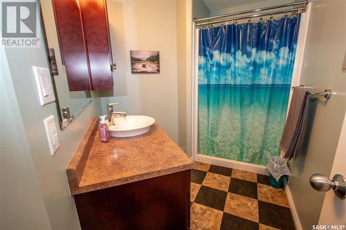 1 Troy Place, Qu'Appelle, SK - Indoor Photo Showing Bathroom