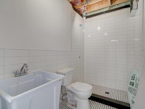 Bathroom - 246 Rue Green, Saint-Lambert, QC - Indoor Photo Showing Bathroom