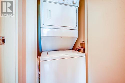 1505 1005 Beach Avenue, Vancouver, BC - Indoor Photo Showing Laundry Room