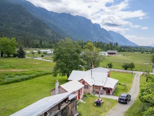 4512 48Th Street, Canyon, BC - Outdoor With View