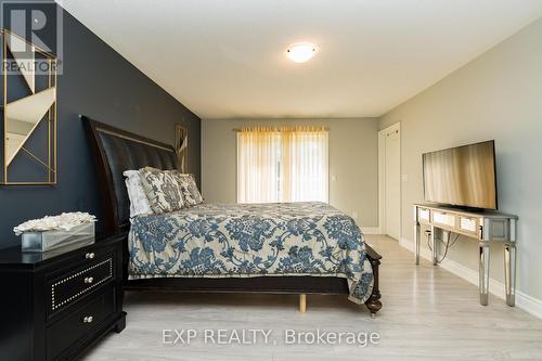 147 Kingsmere Cres, New Tecumseth, ON - Indoor Photo Showing Bedroom
