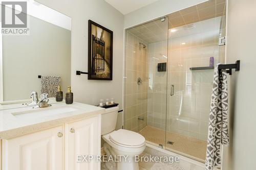 147 Kingsmere Cres, New Tecumseth, ON - Indoor Photo Showing Bathroom