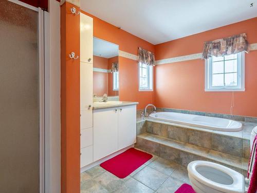 Salle de bains - 5316 Rue Nantel, Longueuil (Saint-Hubert), QC - Indoor Photo Showing Bathroom