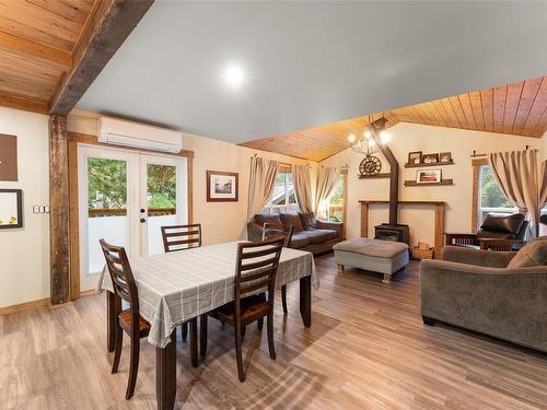 7376 Peri Rd, Lake Cowichan, BC - Indoor Photo Showing Other Room