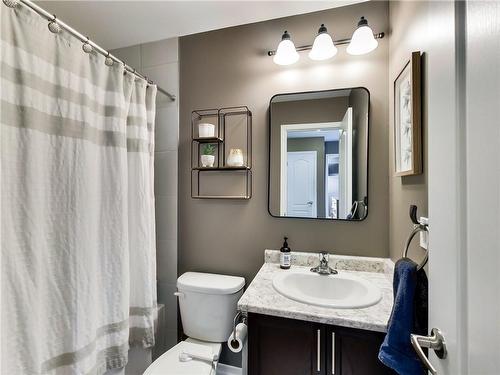 5014 Desantis Drive, Beamsville, ON - Indoor Photo Showing Bathroom