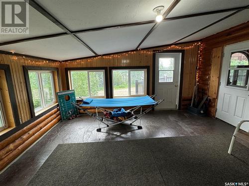 3702 Walker Street, Missinipe, SK - Indoor Photo Showing Living Room