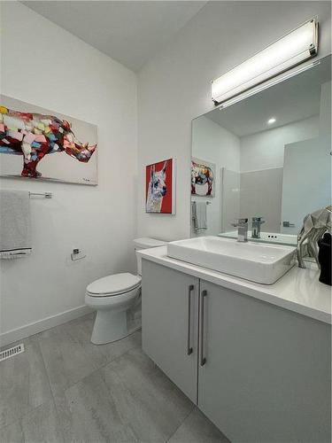 98 Siskin Bay, Winnipeg, MB - Indoor Photo Showing Bathroom