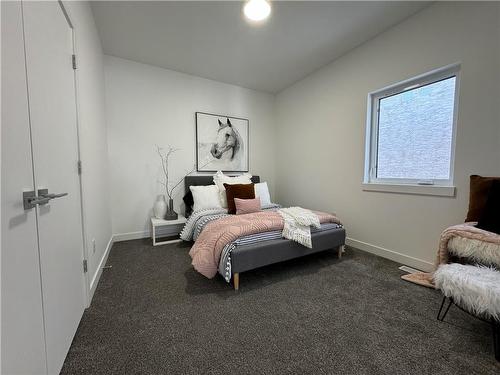 98 Siskin Bay, Winnipeg, MB - Indoor Photo Showing Bedroom