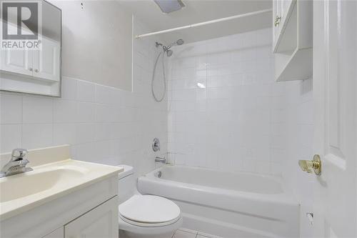 86 Wilson Street, Kingston, ON - Indoor Photo Showing Bathroom
