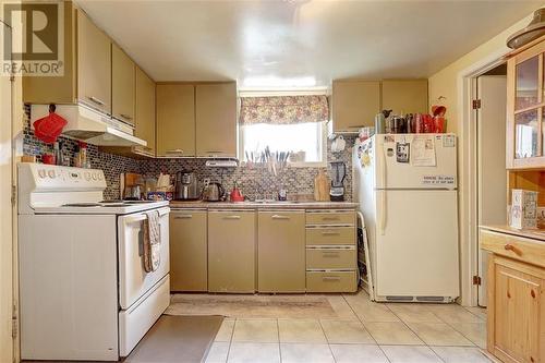 86 Wilson Street, Kingston, ON - Indoor Photo Showing Kitchen