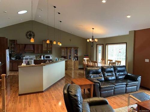 590 Venture Pl, Port Mcneill, BC - Indoor Photo Showing Dining Room