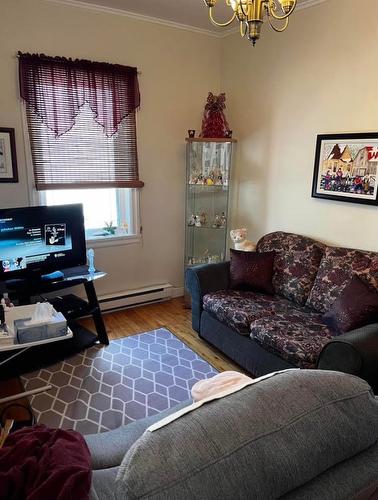 Living room - 2319  - 2323 Av. Sylva-Clapin, Saint-Hyacinthe, QC - Indoor Photo Showing Living Room