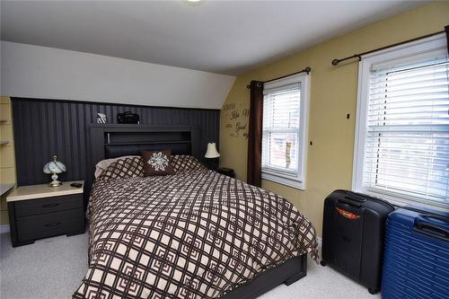 83 Sherman Avenue N, Hamilton, ON - Indoor Photo Showing Bedroom