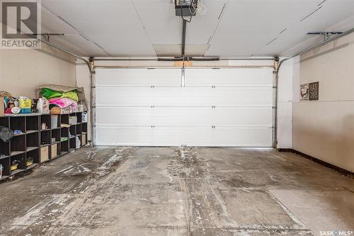 1529 Cumberland Avenue S, Saskatoon, SK - Indoor Photo Showing Garage
