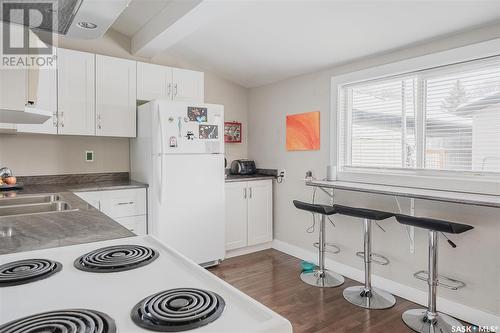 1529 Cumberland Avenue S, Saskatoon, SK - Indoor Photo Showing Kitchen With Double Sink