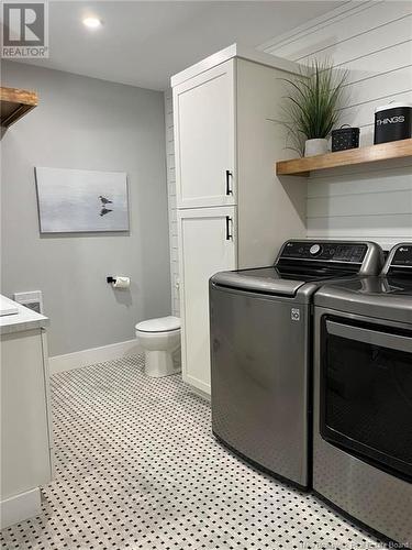 105 Waverly Drive, Miramichi, NB - Indoor Photo Showing Bathroom