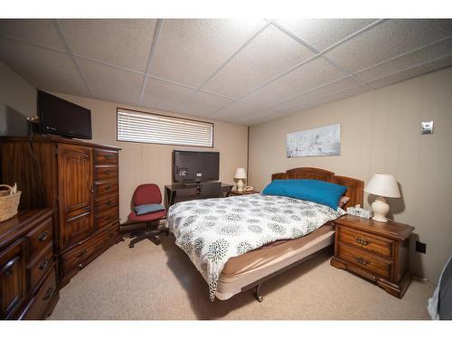 380 Ivy Road, Cranbrook, BC - Indoor Photo Showing Bedroom