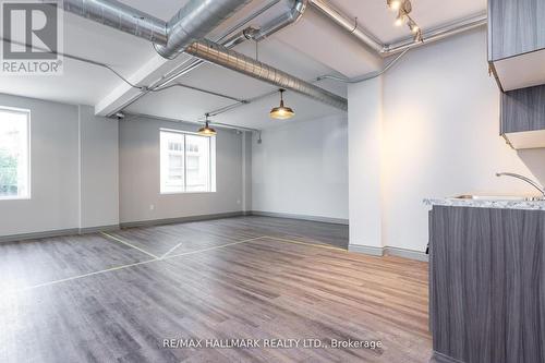 143 Main Street E, Hamilton, ON - Indoor Photo Showing Other Room