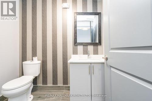 143 Main St E, Hamilton, ON - Indoor Photo Showing Bathroom