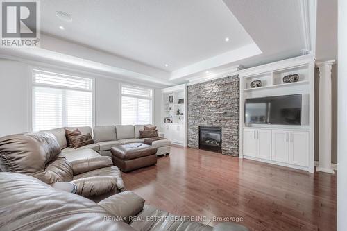 4072 Highland Park Drive, Lincoln, ON - Indoor Photo Showing Living Room With Fireplace