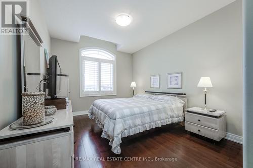 4072 Highland Park Dr, Lincoln, ON - Indoor Photo Showing Bedroom