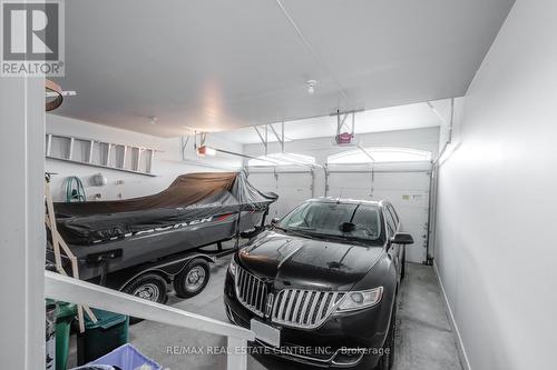 4072 Highland Park Dr, Lincoln, ON - Indoor Photo Showing Garage