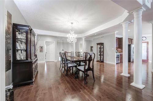 Open concept layout and formal dining space - 4072 Highland Park Drive, Beamsville, ON - Indoor Photo Showing Dining Room