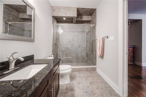 Lower level 3pc ensuite with glass shower - 4072 Highland Park Drive, Beamsville, ON - Indoor Photo Showing Bathroom