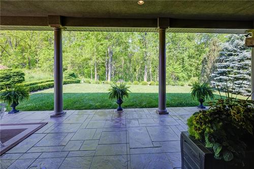 Covered rear patio with built-in speakers - 4072 Highland Park Drive, Beamsville, ON - Outdoor