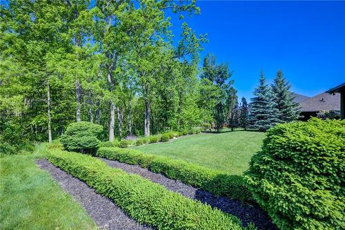 Very private yard - 4072 Highland Park Drive, Beamsville, ON - Outdoor